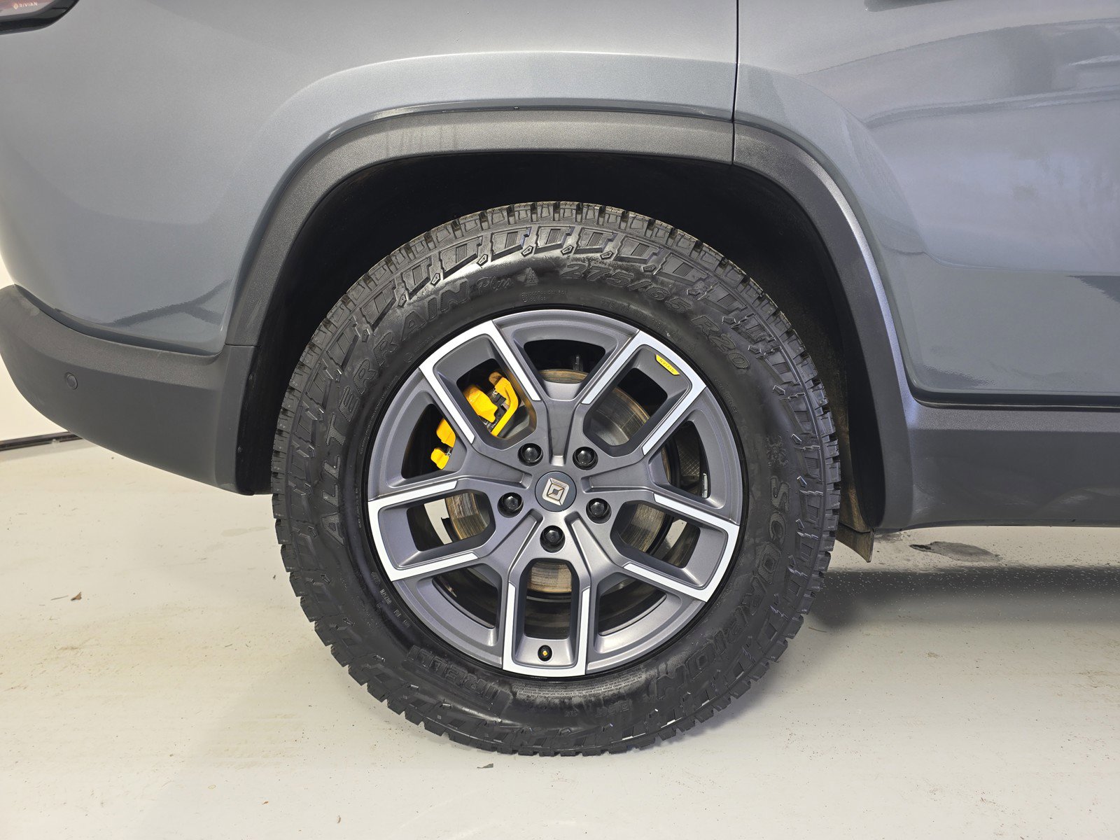 Used 2024 Rivian R1S Adventure image 12