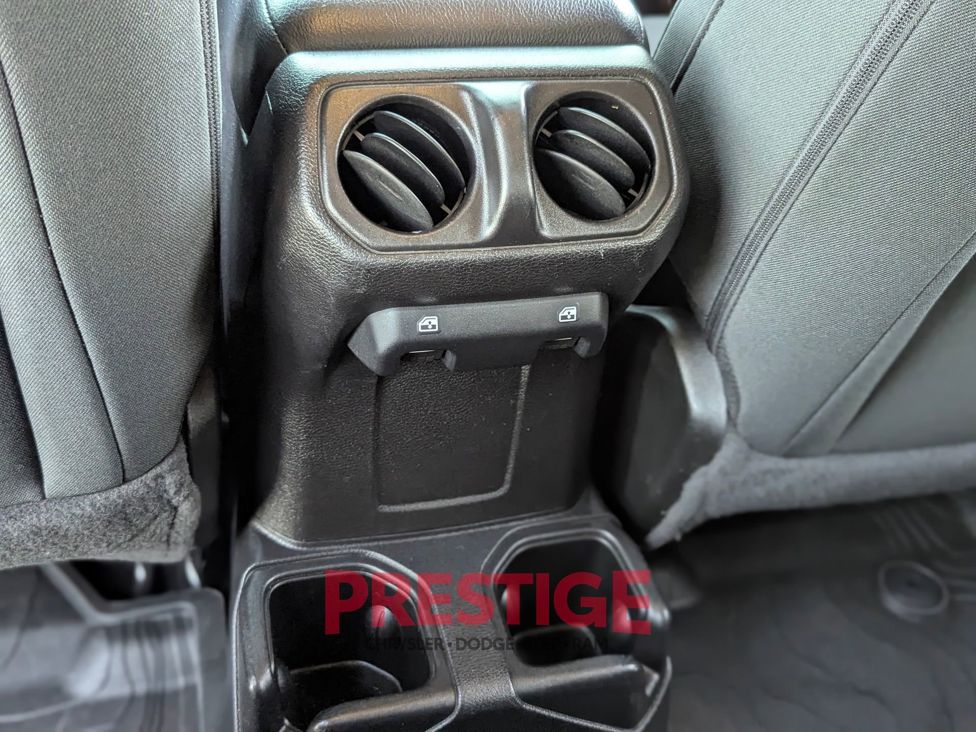 Used 2021 Jeep Gladiator Willys image 31