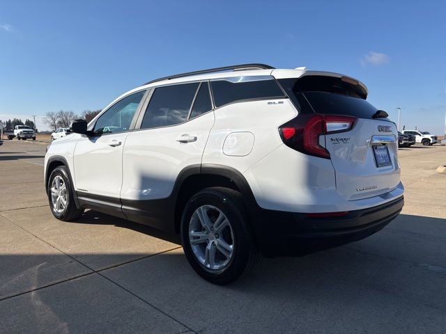 Used 2024 GMC Terrain SLE w/ Driver Convenience Package image 7