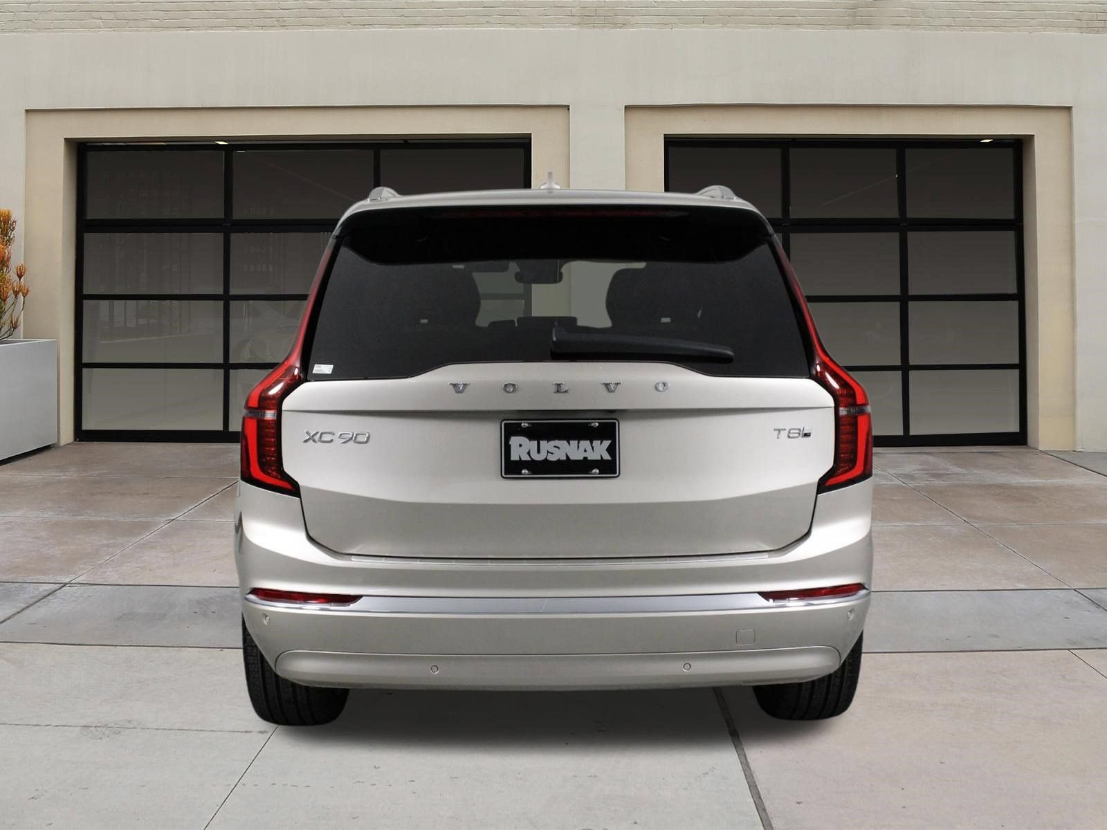 New 2026 Volvo XC90 T8 Plus w/ Protection Package Premier AWD/4WD image 4