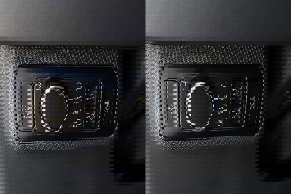 Used 2025 Ford Mustang Mach-E Premium RWD image 22