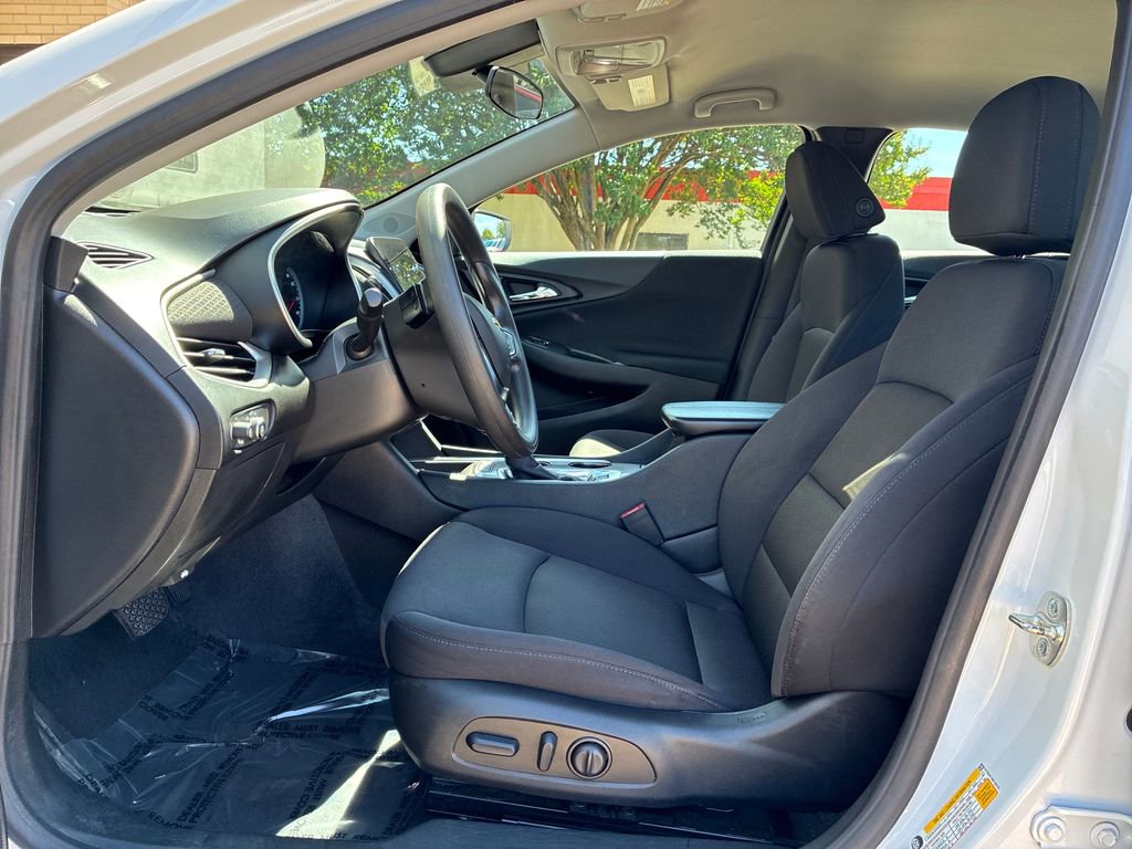 Used 2024 Chevrolet Malibu LT FWD image 11