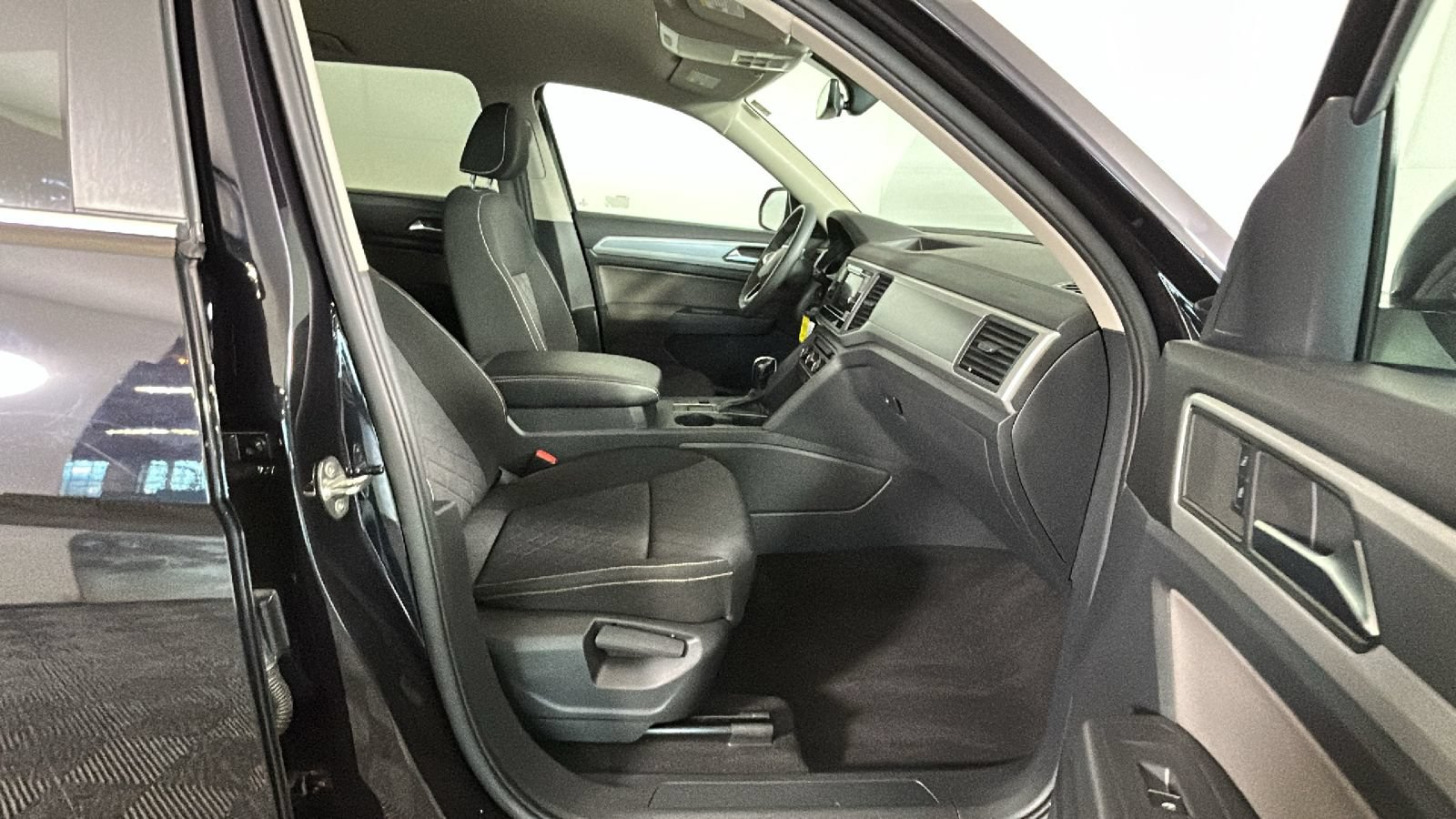 Used 2021 Volkswagen Atlas S FWD image 30