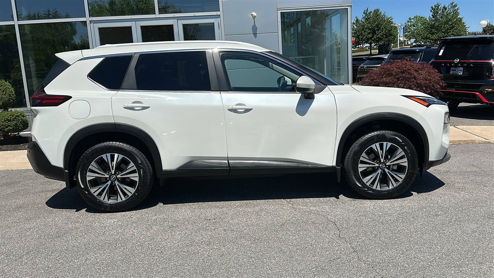 Certified 2023 Nissan Rogue SV w/ SV Premium B Package AWD/4WD image 27