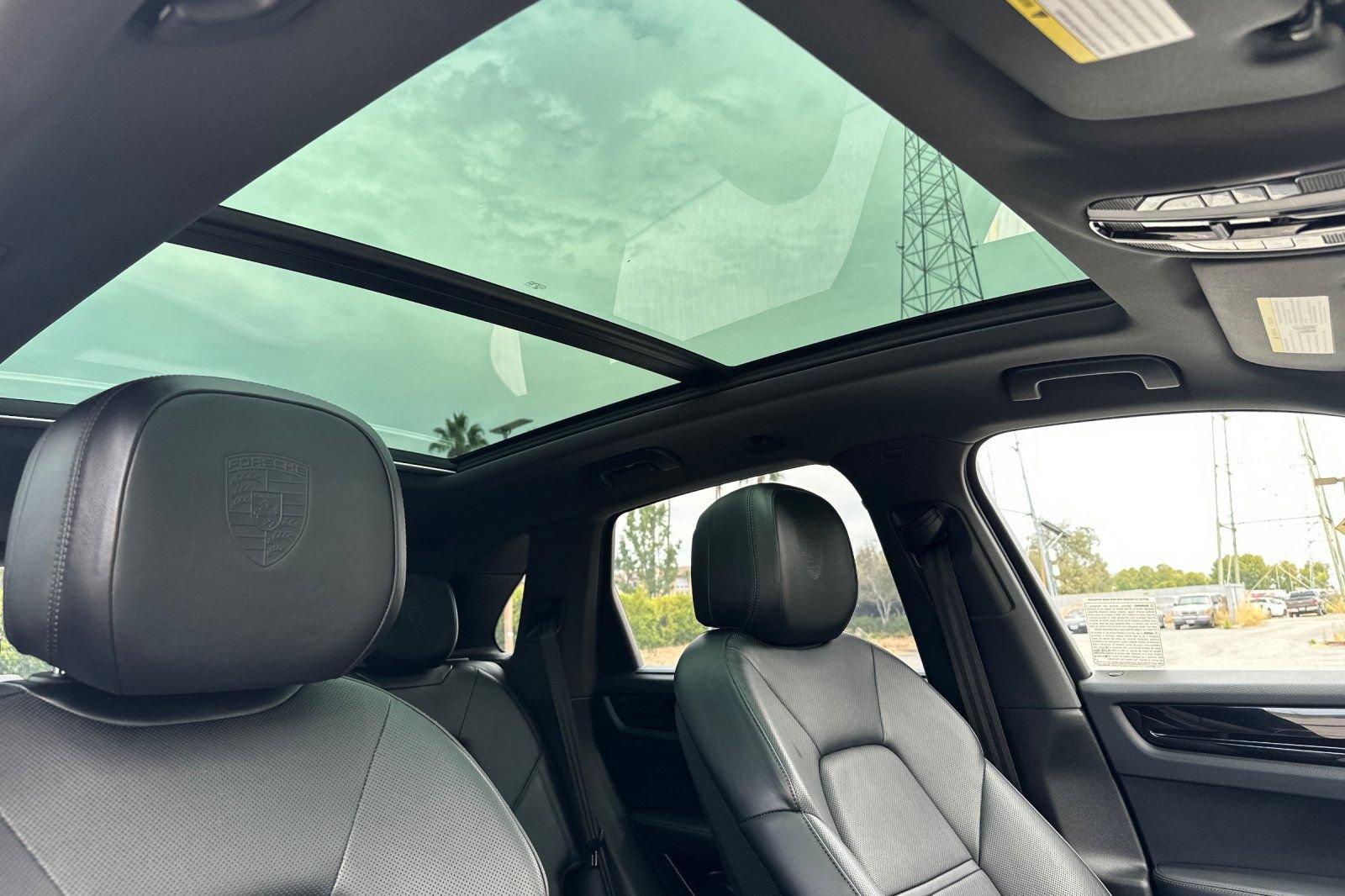 Used 2021 Porsche Cayenne E-Hybrid AWD/4WD image 17