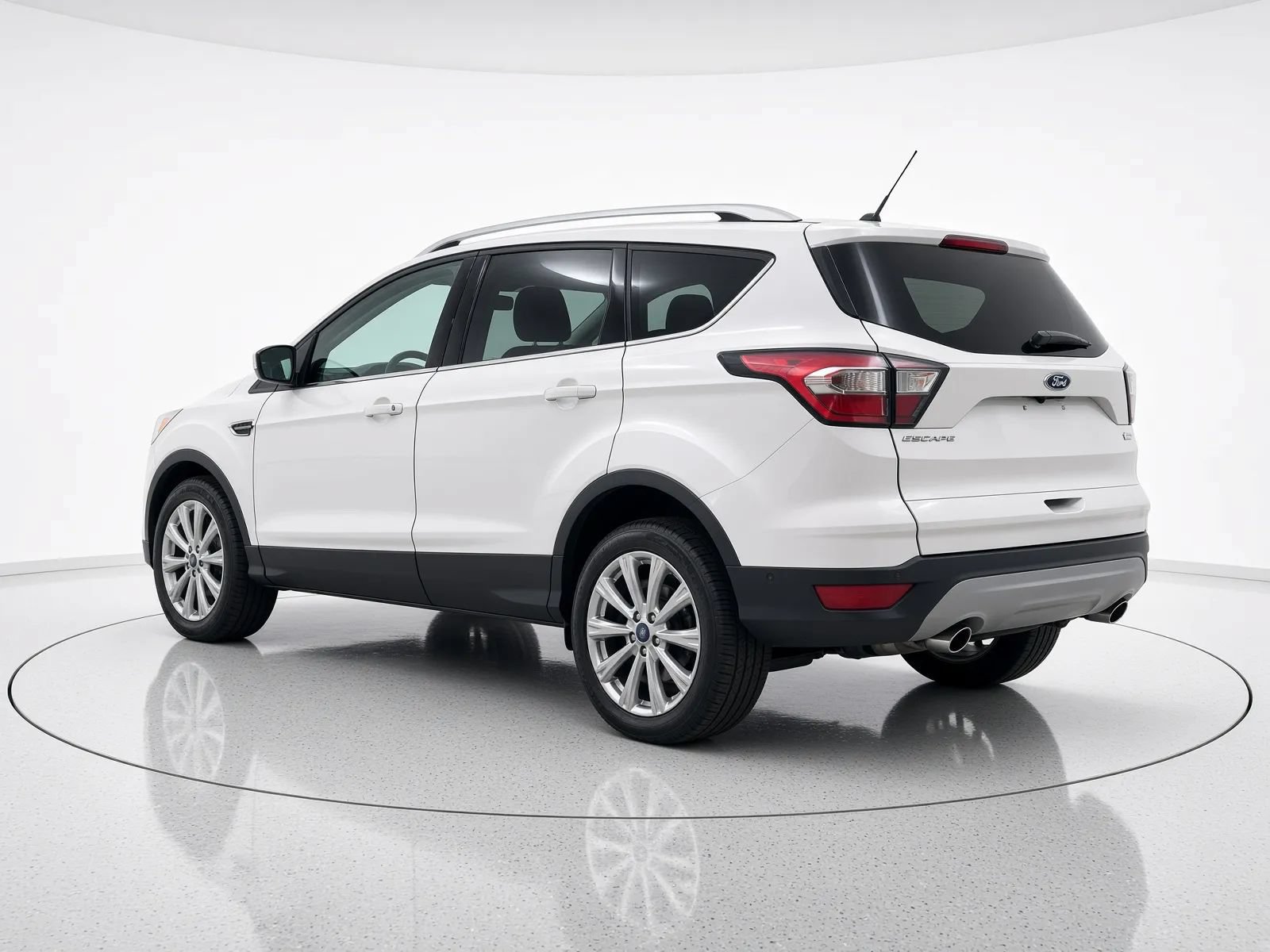 Used 2018 Ford Escape Titanium w/ Ford Safe & Smart Package AWD/4WD image 4