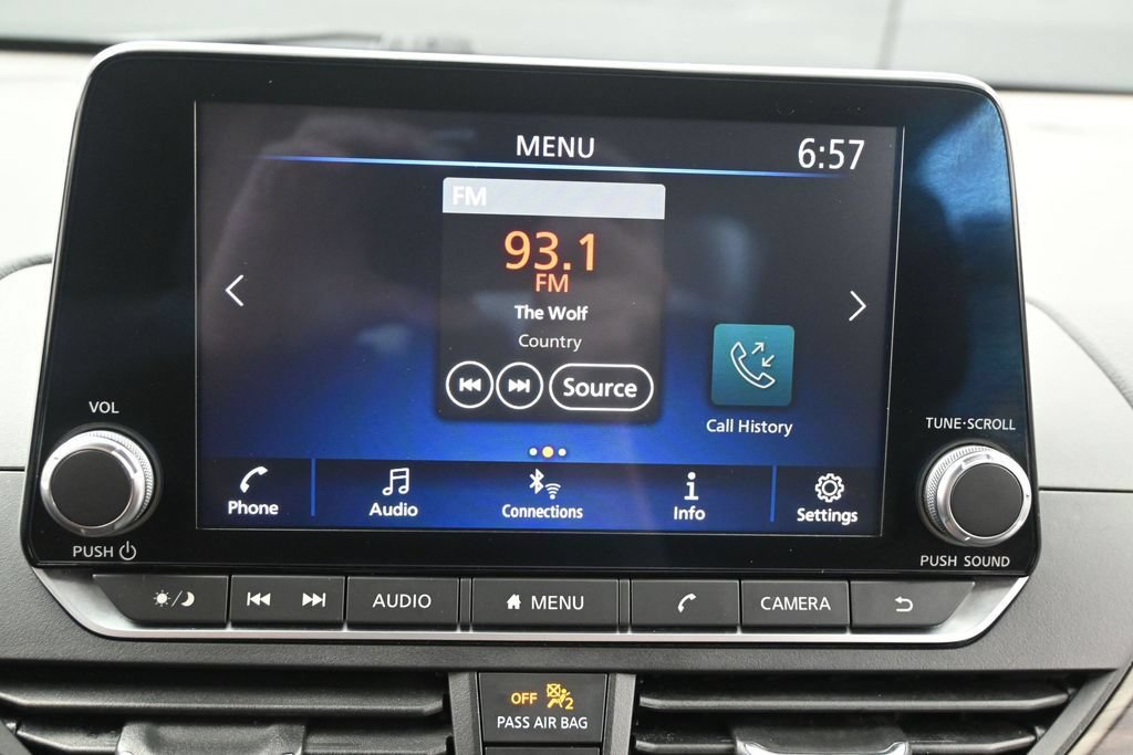 Used 2024 Nissan Altima 2.5 SV FWD image 15