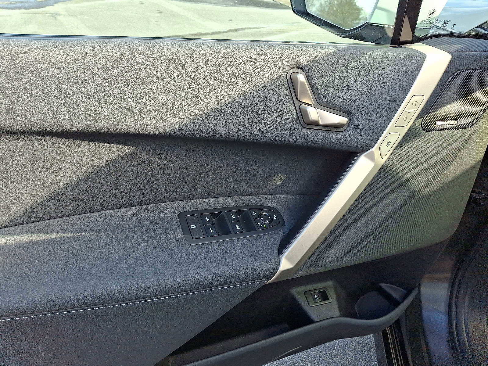 Used 2024 BMW iX xDrive50 w/ Sport Package image 13