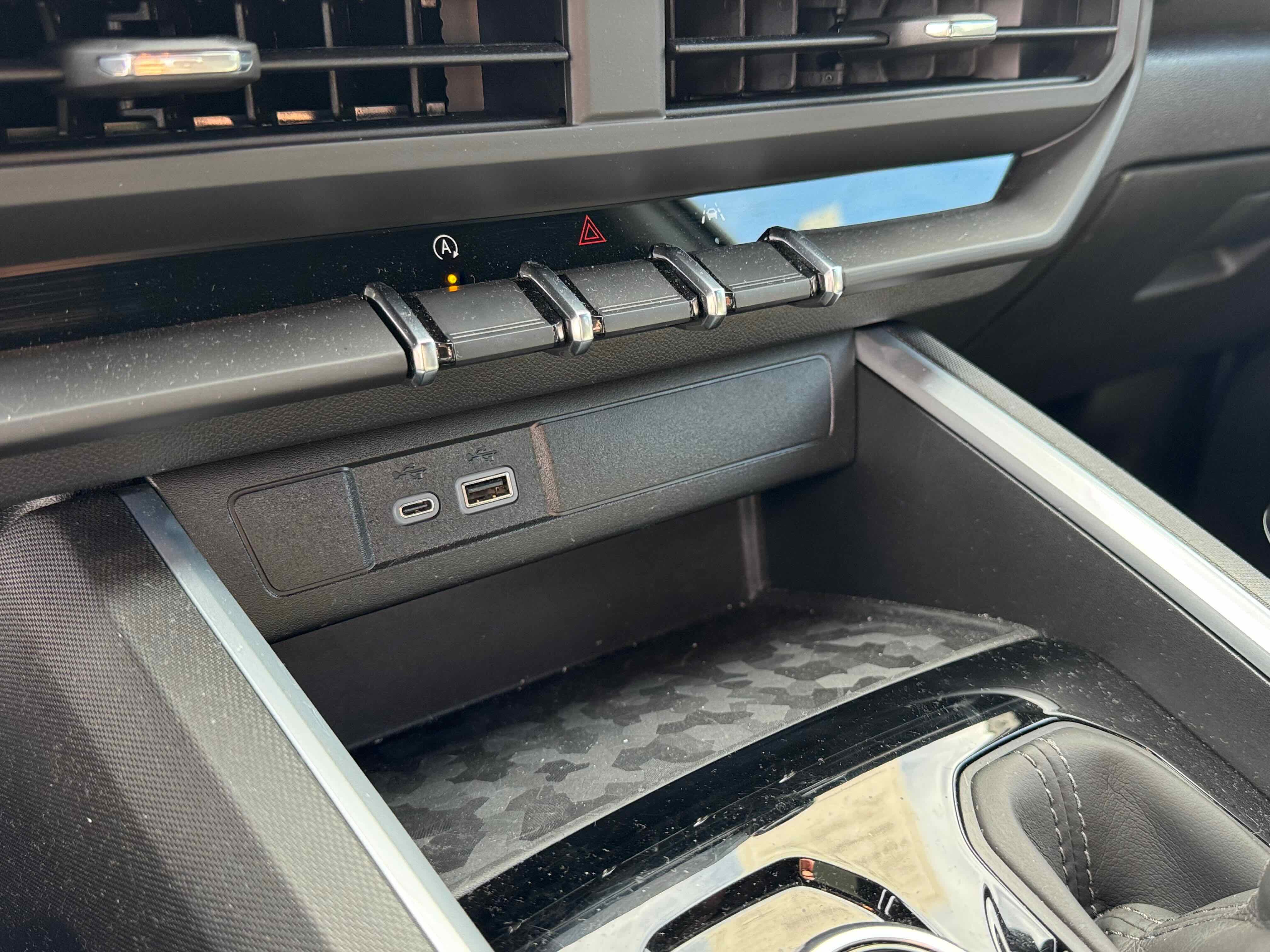 Used 2025 Chevrolet Colorado Trail Boss image 23