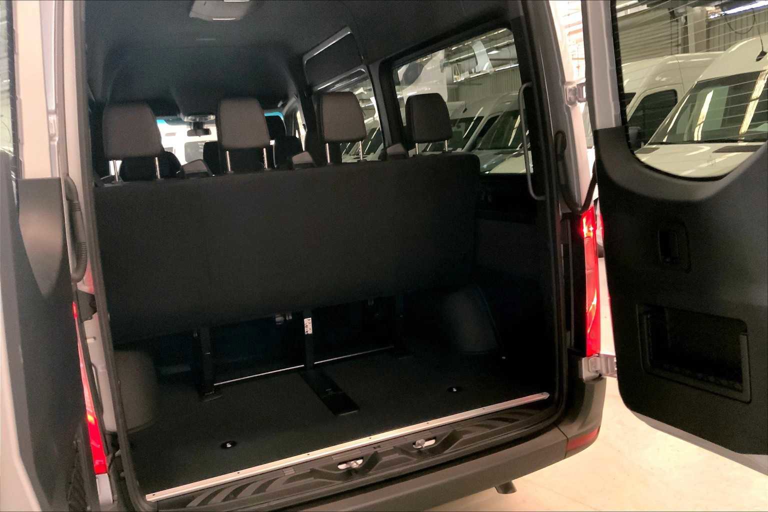 Used 2025 Mercedes-Benz Sprinter 2500 image 15