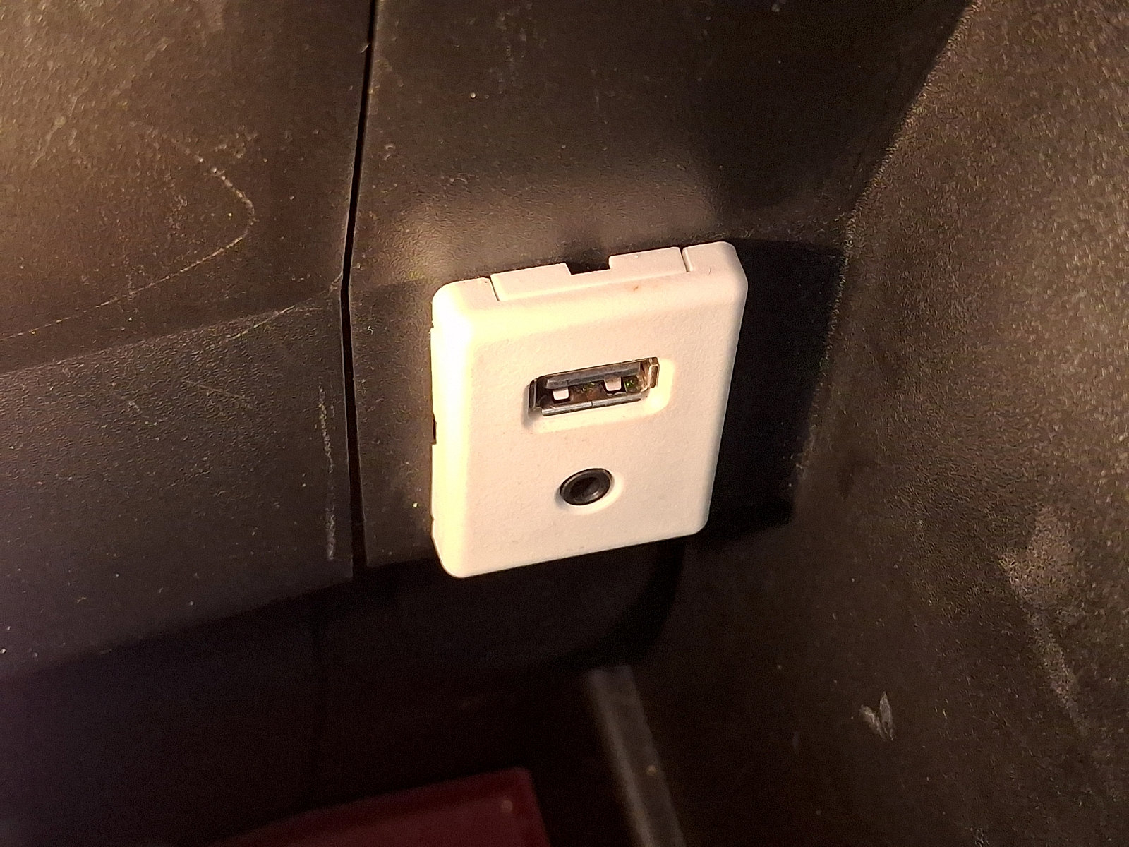 Used 2017 GMC Terrain SLT image 28