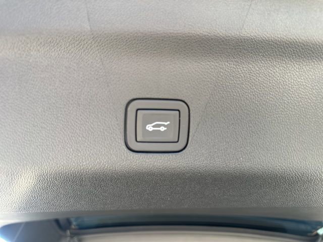 Certified 2024 Chevrolet Tahoe High Country w/ Advanced Technology Package image 32