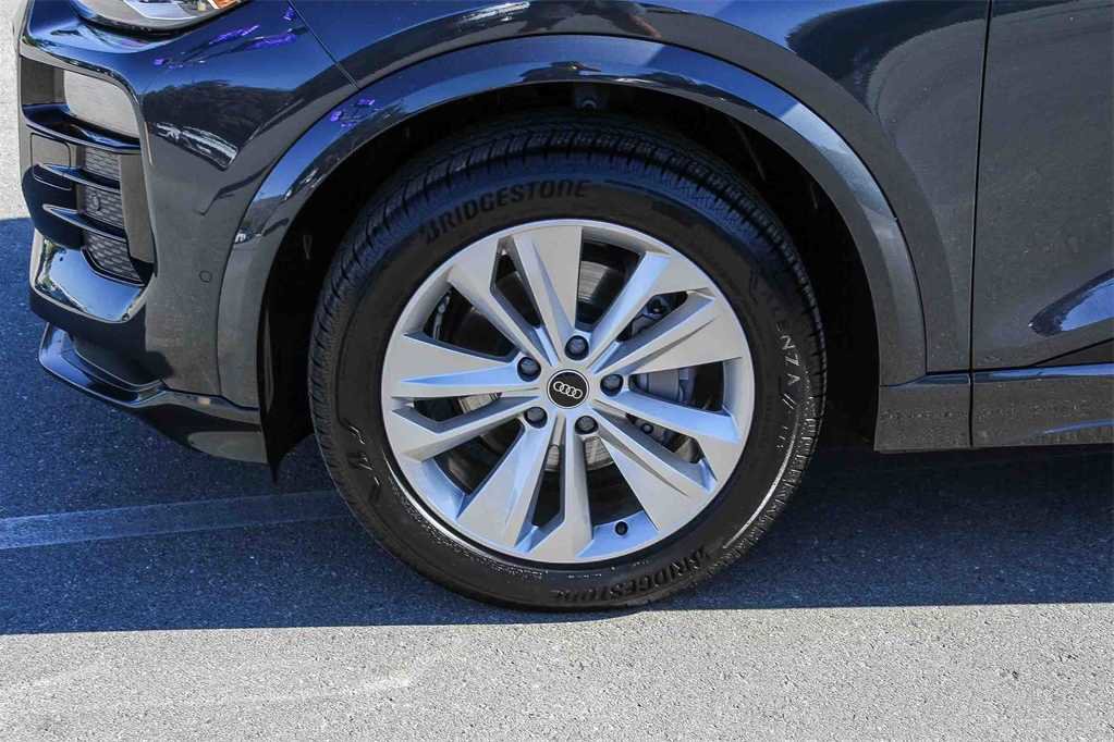 Used 2025 Audi Q6 e-tron Premium w/ Convenience Package image 9