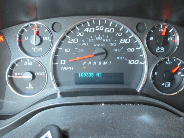 Used 2020 Chevrolet Express 2500 w/ Driver Convenience Package RWD image 15