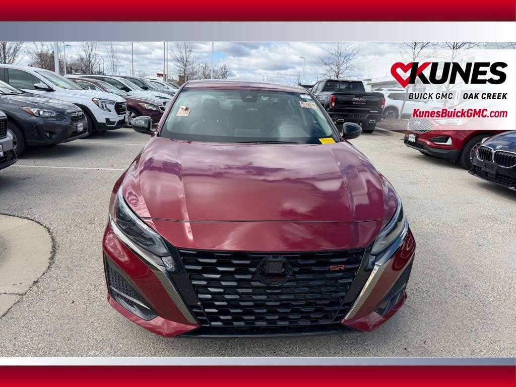 Used 2025 Nissan Altima 2.5 SR FWD image 3