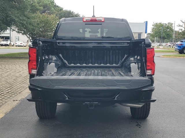 Used 2024 Chevrolet Colorado LT w/ LT Convenience Package III RWD image 8