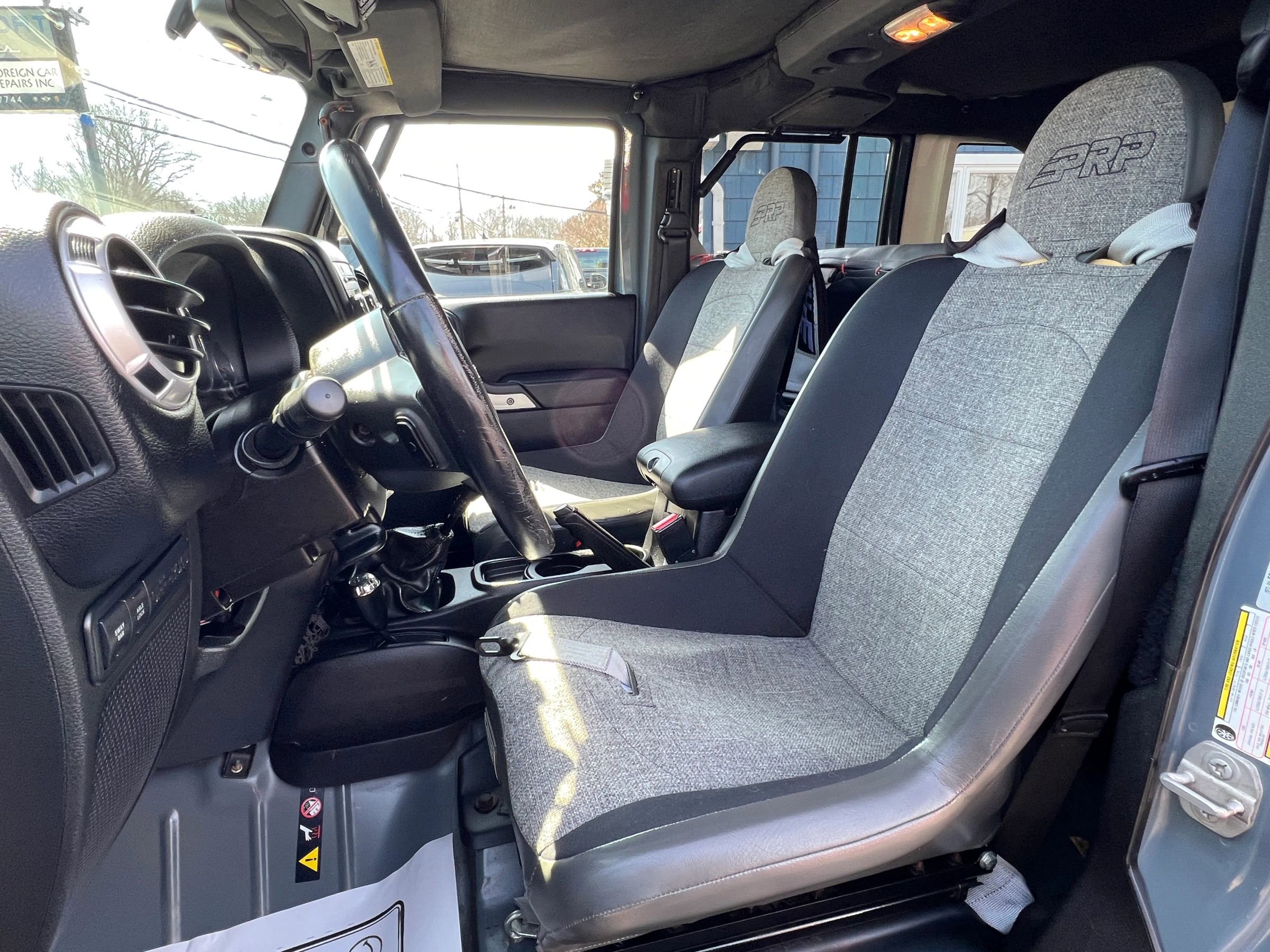 Used 2015 Jeep Wrangler Unlimited Rubicon w/ Dual Top Group image 11