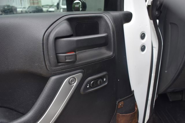 Used 2013 Jeep Wrangler Sahara AWD/4WD image 17