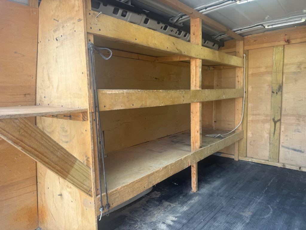 Used 2016 Chevrolet Express 2500 RWD image 21