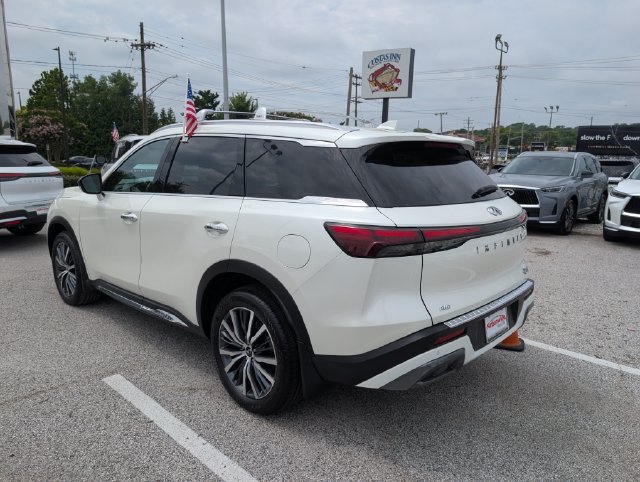 Used 2023 INFINITI QX60 Sensory w/ Cargo Package AWD/4WD image 3
