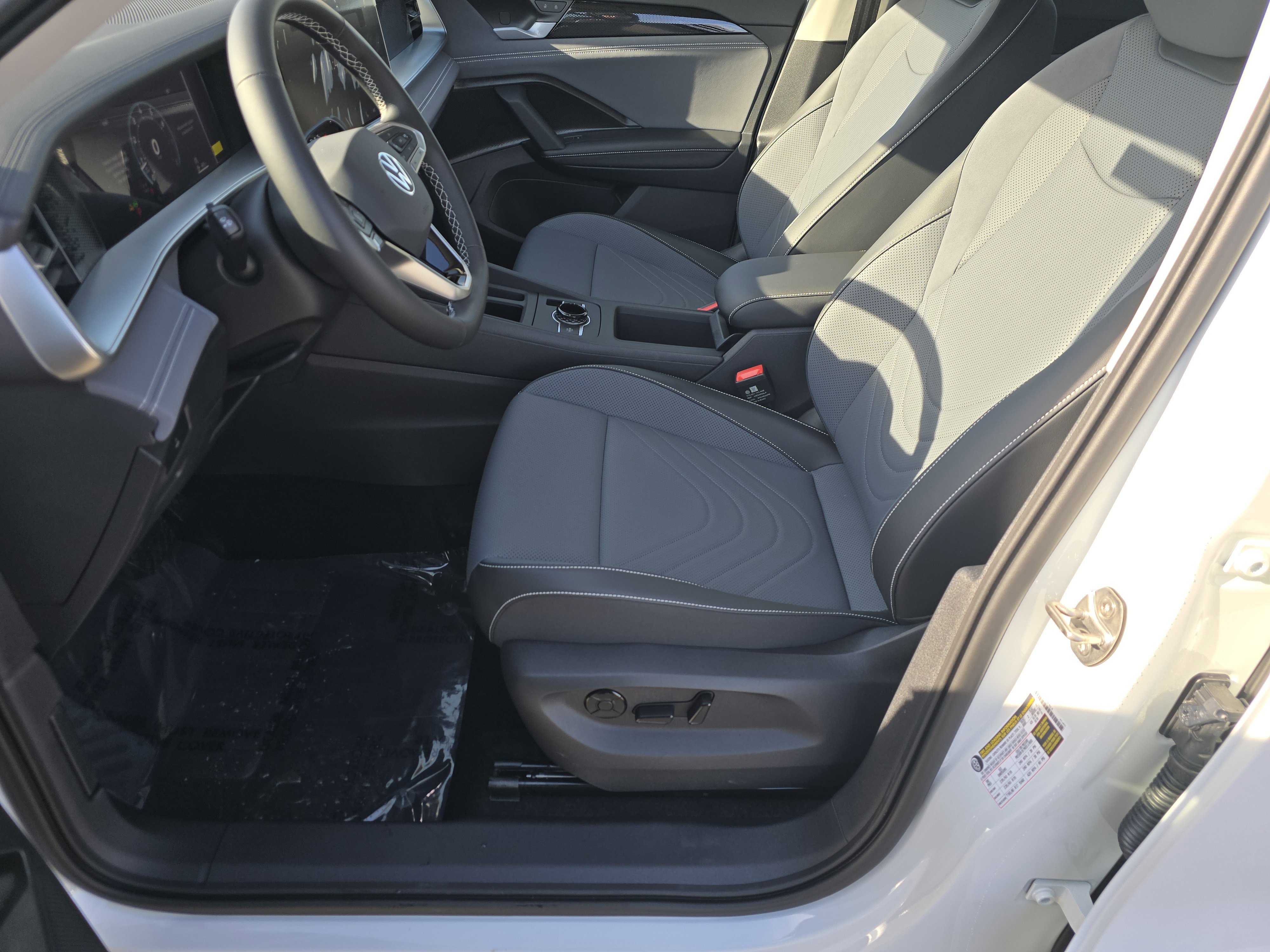 New 2026 Volkswagen Tiguan SE image 17