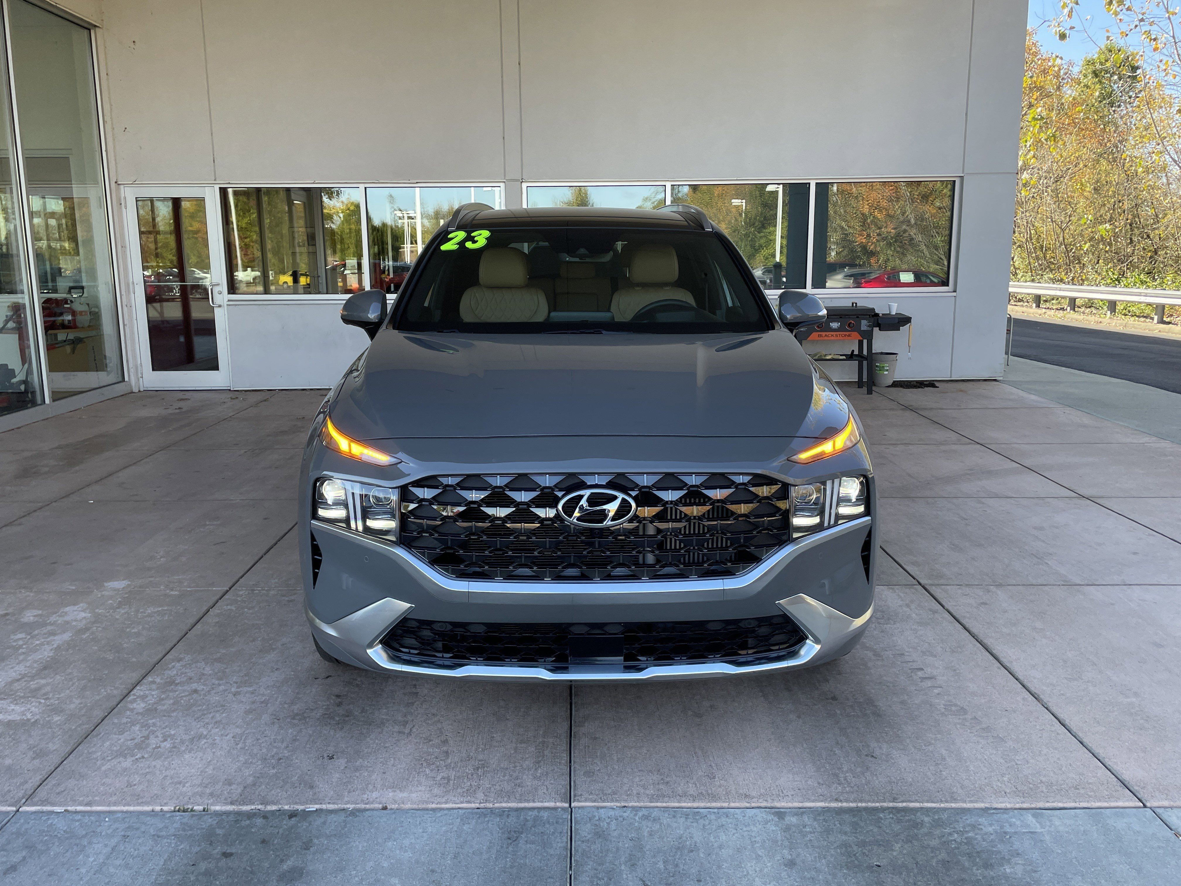 Used 2023 Hyundai Santa Fe Calligraphy image 2