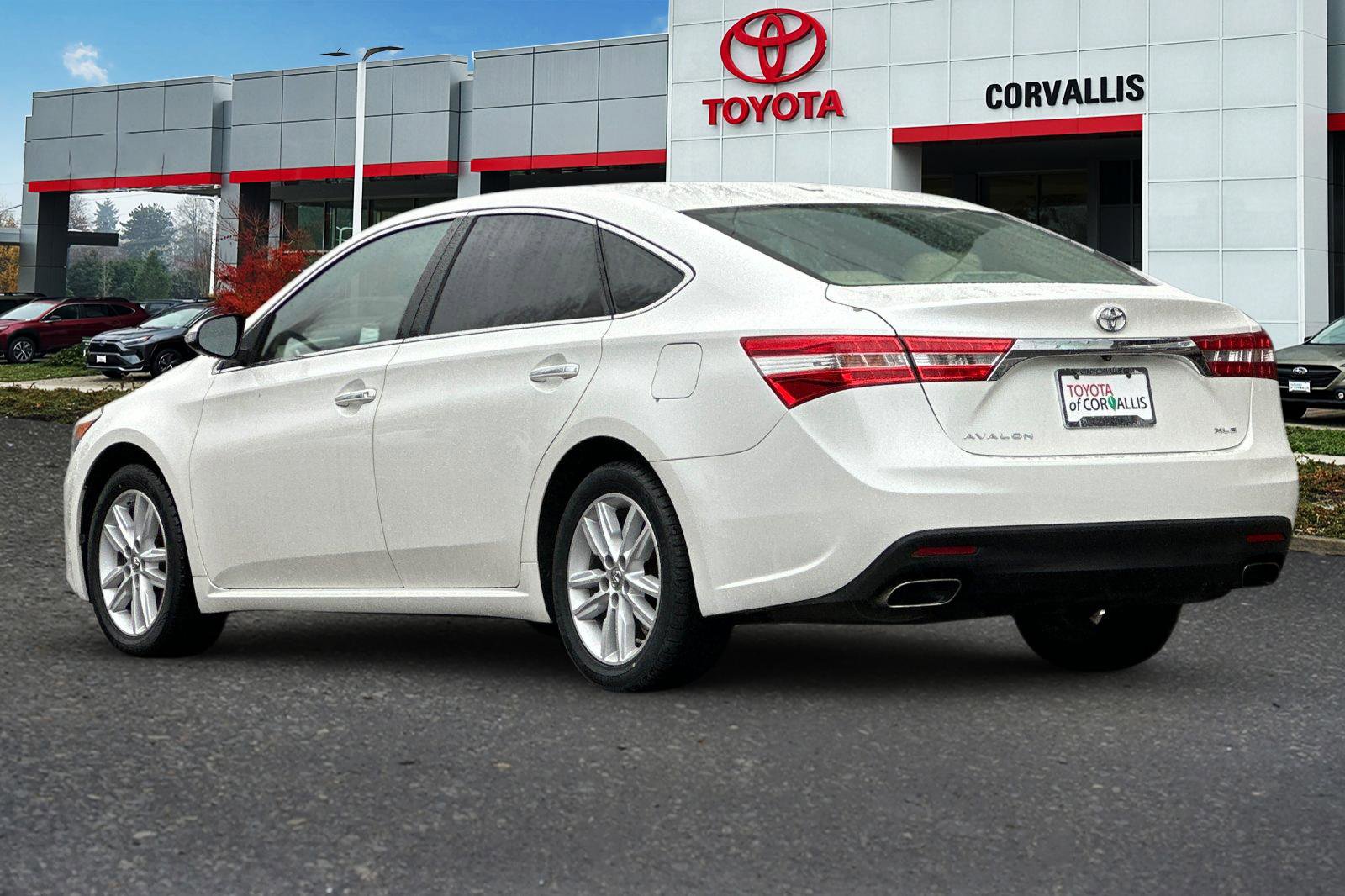 Used 2014 Toyota Avalon XLE Touring image 6