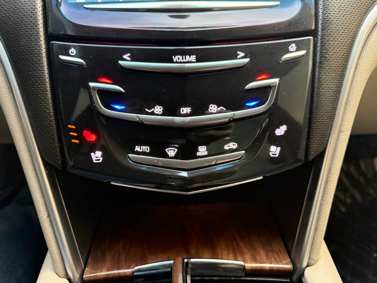 Used 2018 Cadillac XTS Luxury image 40