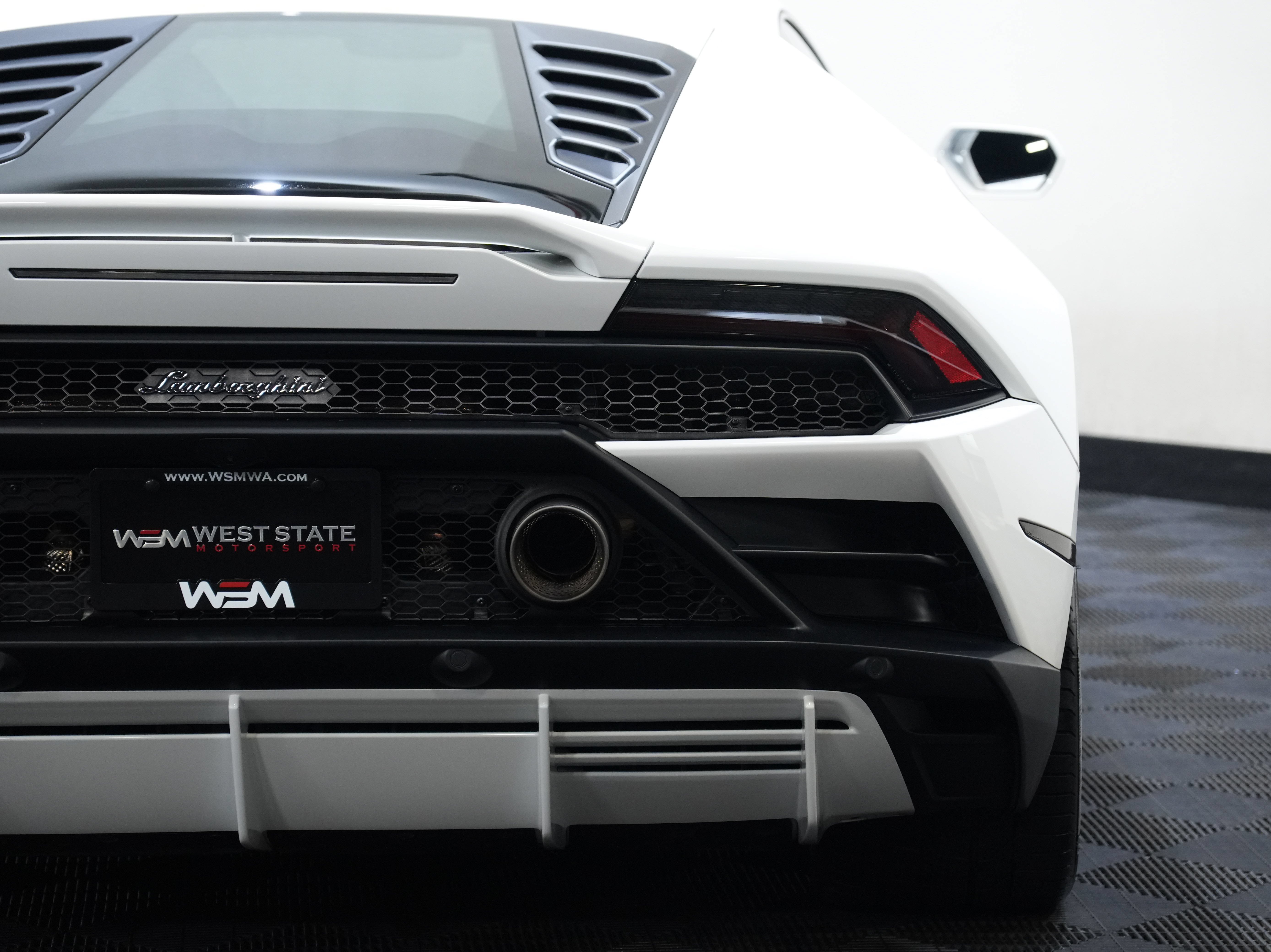 Used 2020 Lamborghini Huracan EVO AWD/4WD image 17