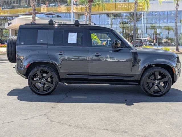 Used 2021 Land Rover Defender 110 X-Dynamic SE AWD/4WD image 4