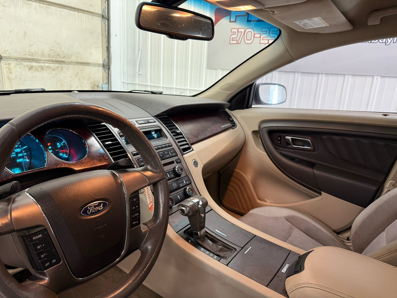 Used 2010 Ford Taurus SEL image 17