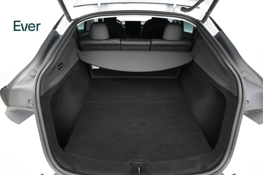 Used 2026 Tesla Model Y AWD image 8