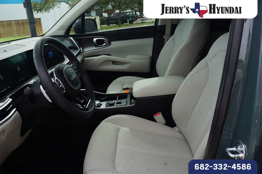 Used 2025 Kia Sorento EX image 20