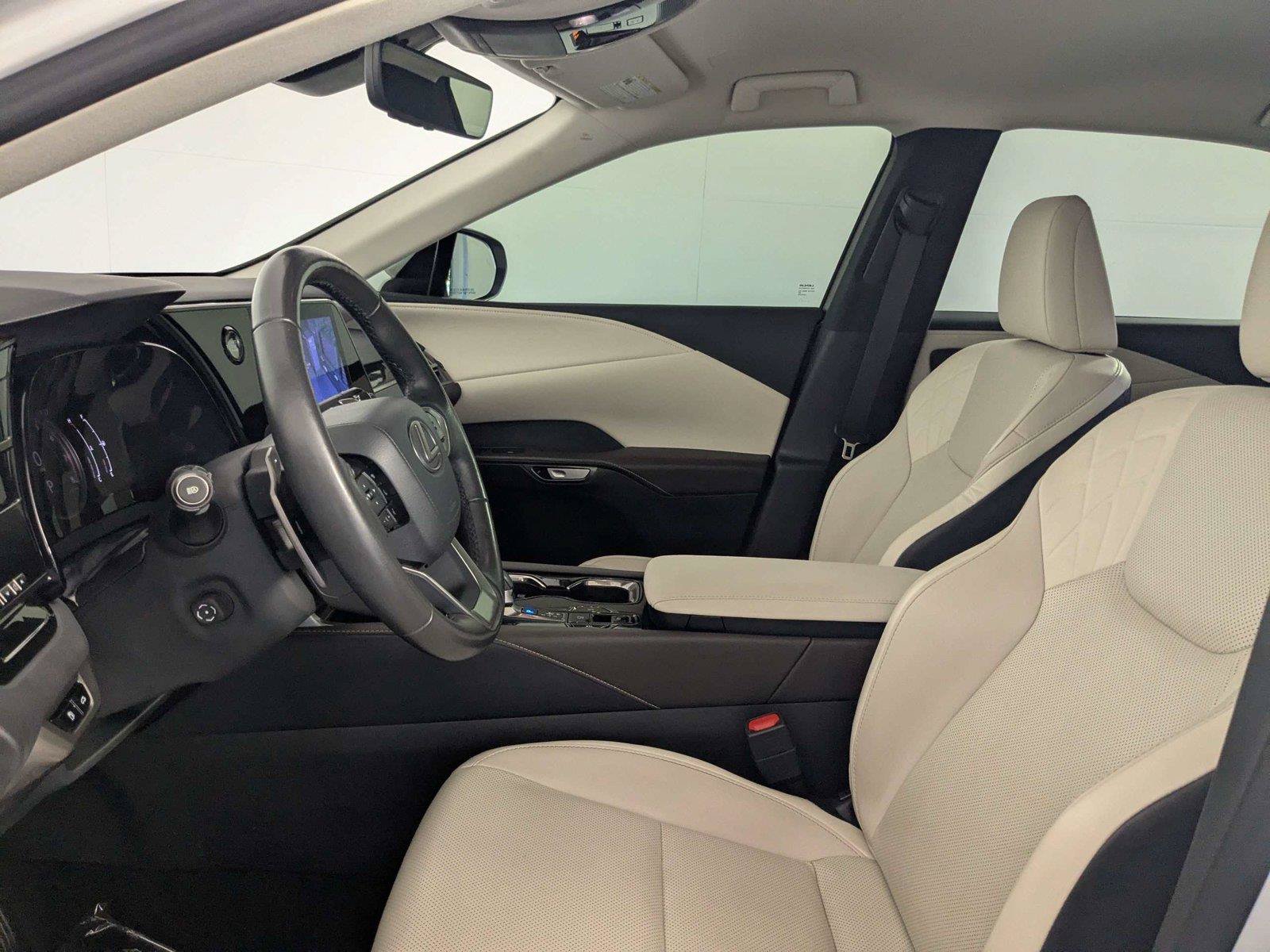 Used 2024 Lexus RX 350 FWD w/ Technology Package image 11