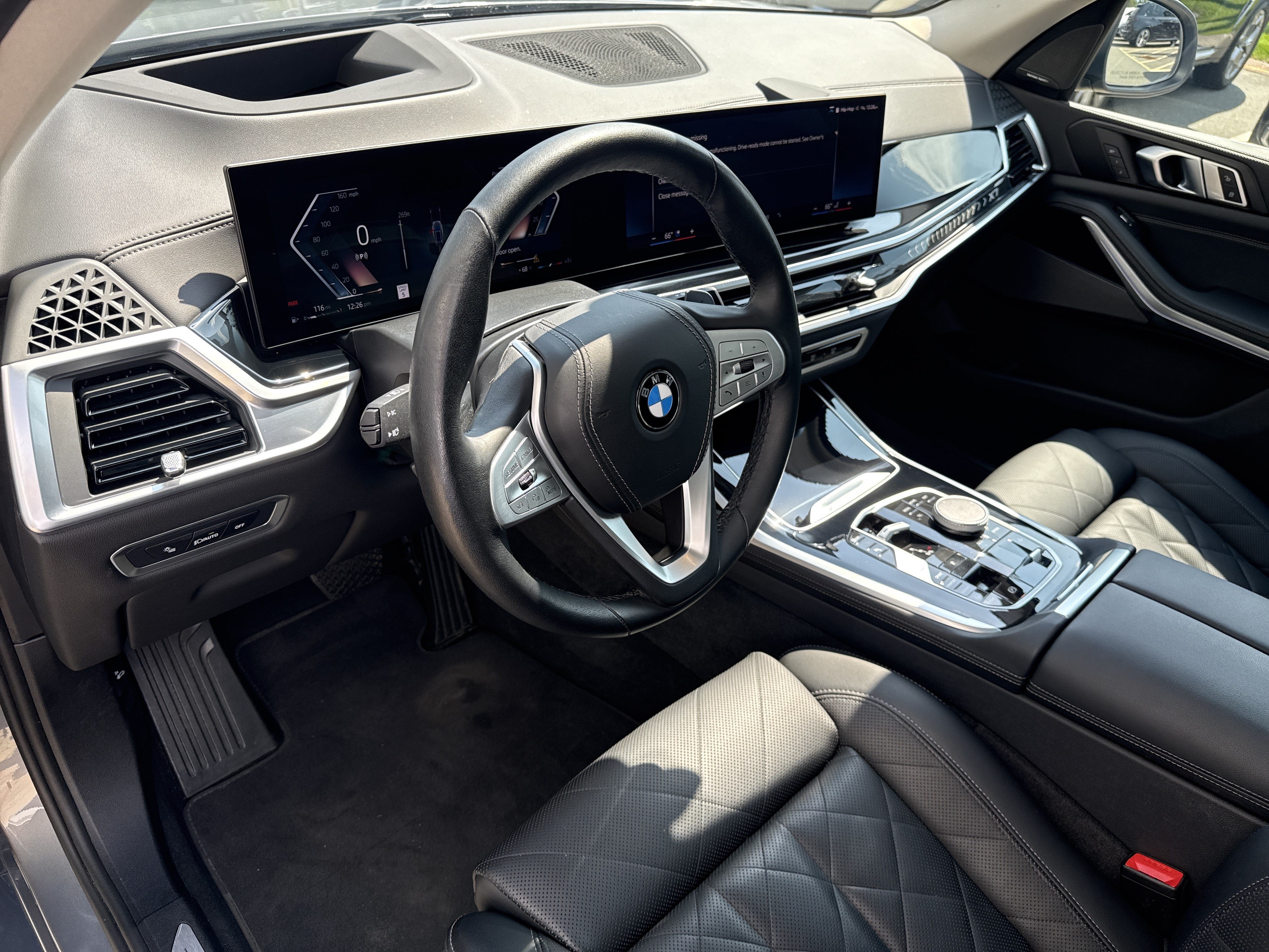 Used 2024 BMW X7 xDrive40i w/ Premium Package AWD/4WD image 14
