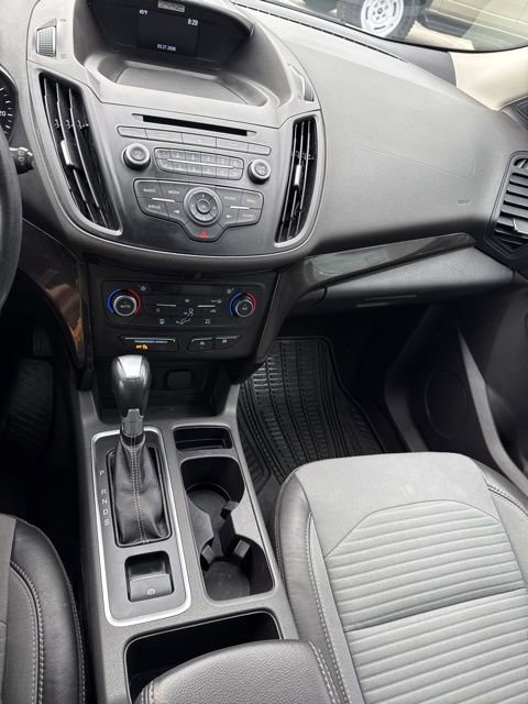 Used 2017 Ford Escape SE w/ SE Sport Appearance Package image 29