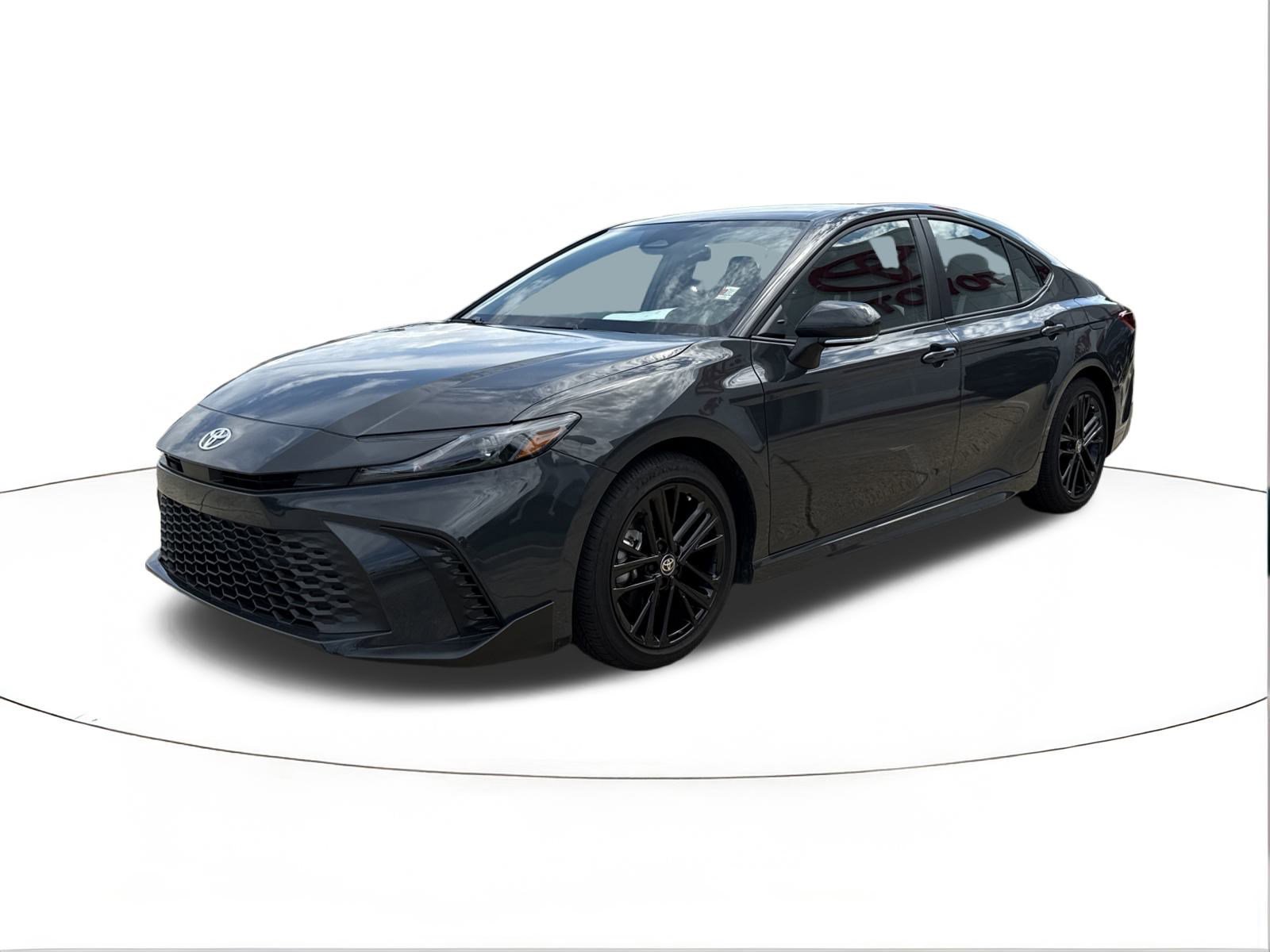 Used 2025 Toyota Camry SE image 7