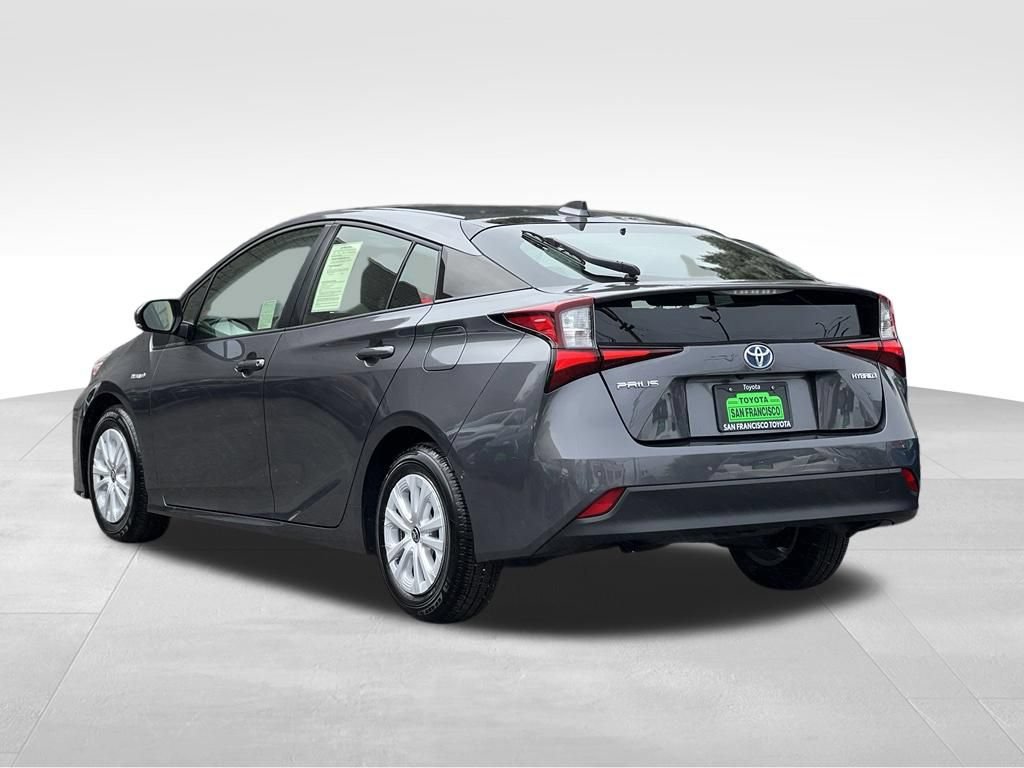 Certified 2022 Toyota Prius LE FWD image 3