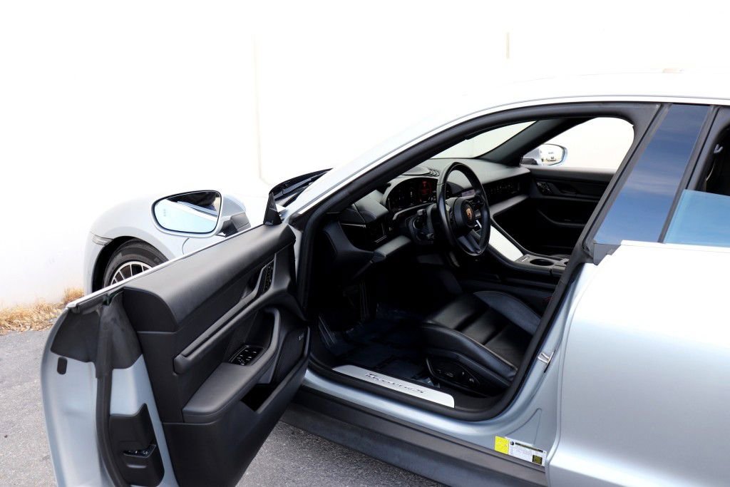 Used 2020 Porsche Taycan 4S image 2