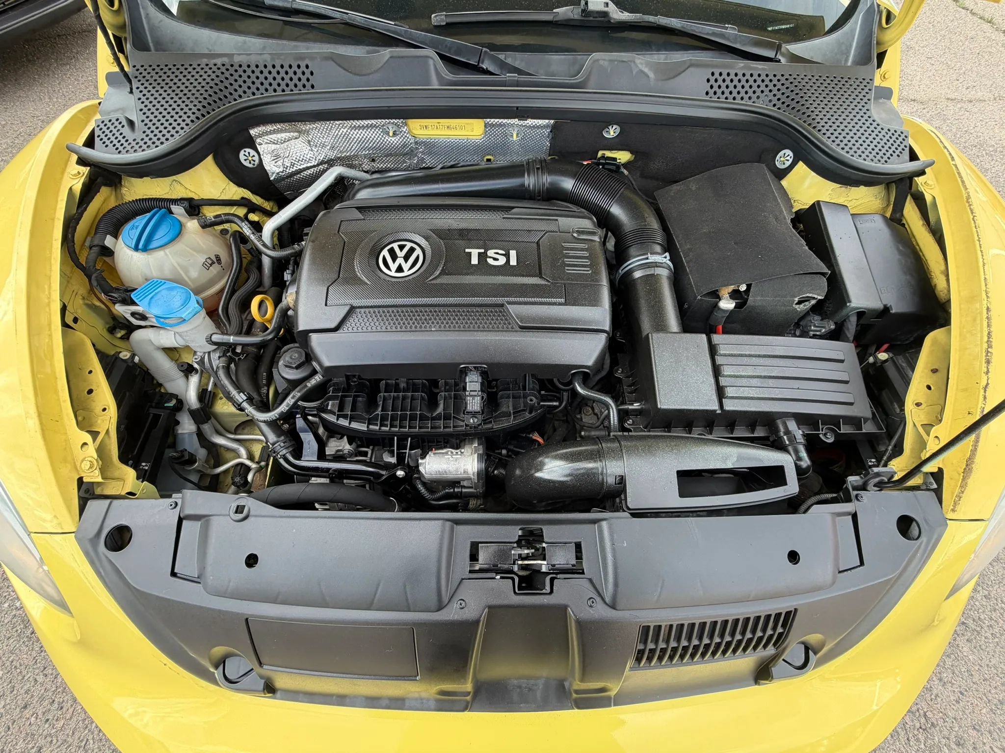 Used 2015 Volkswagen Beetle 1.8T FWD image 33