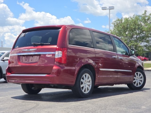 Used 2015 Chrysler Town & Country Touring w/ Driver Convenience Group FWD image 9