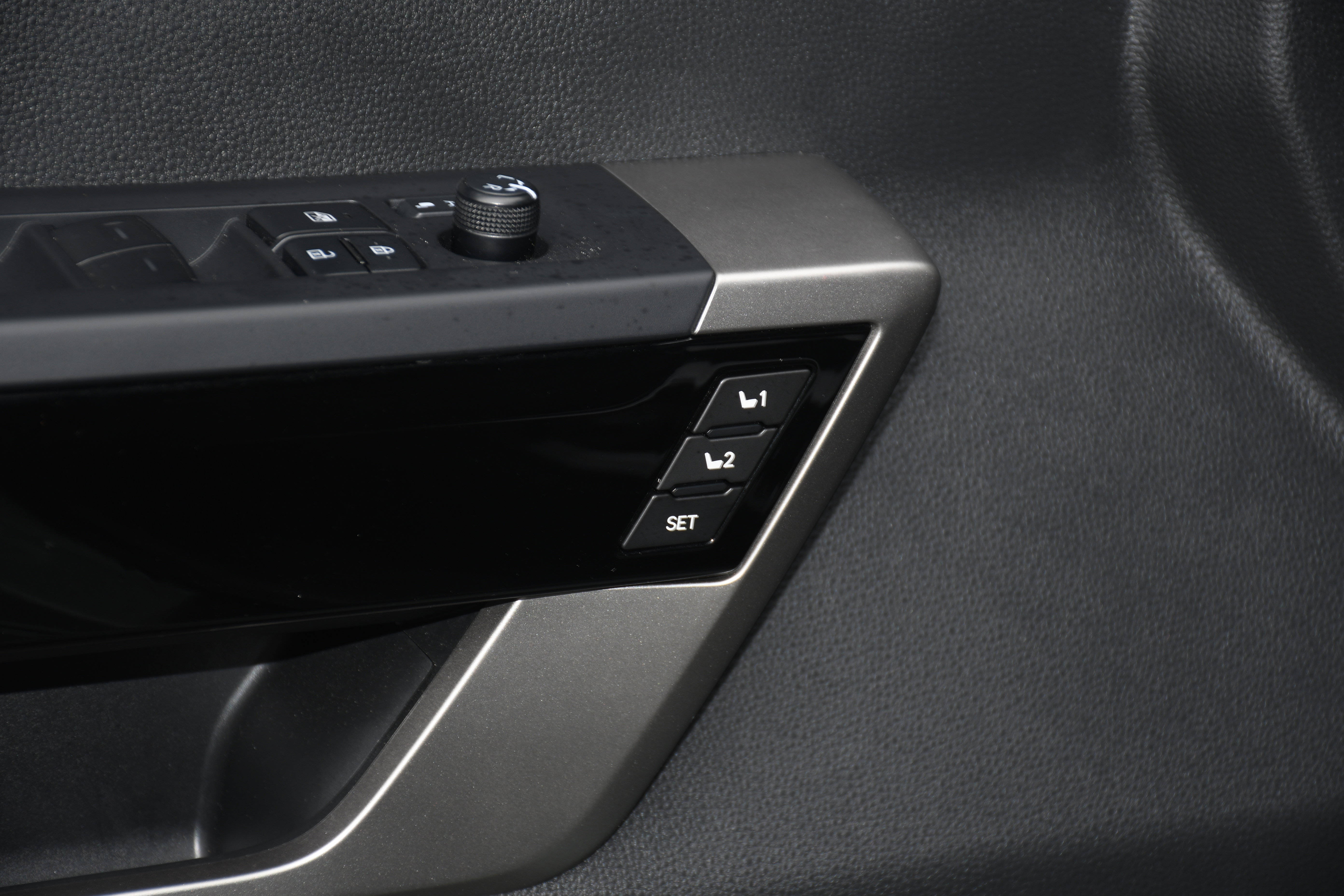 Used 2025 Toyota Tundra Limited image 11