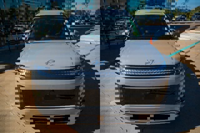 New 2026 Hyundai Ioniq 9 SEL image 8