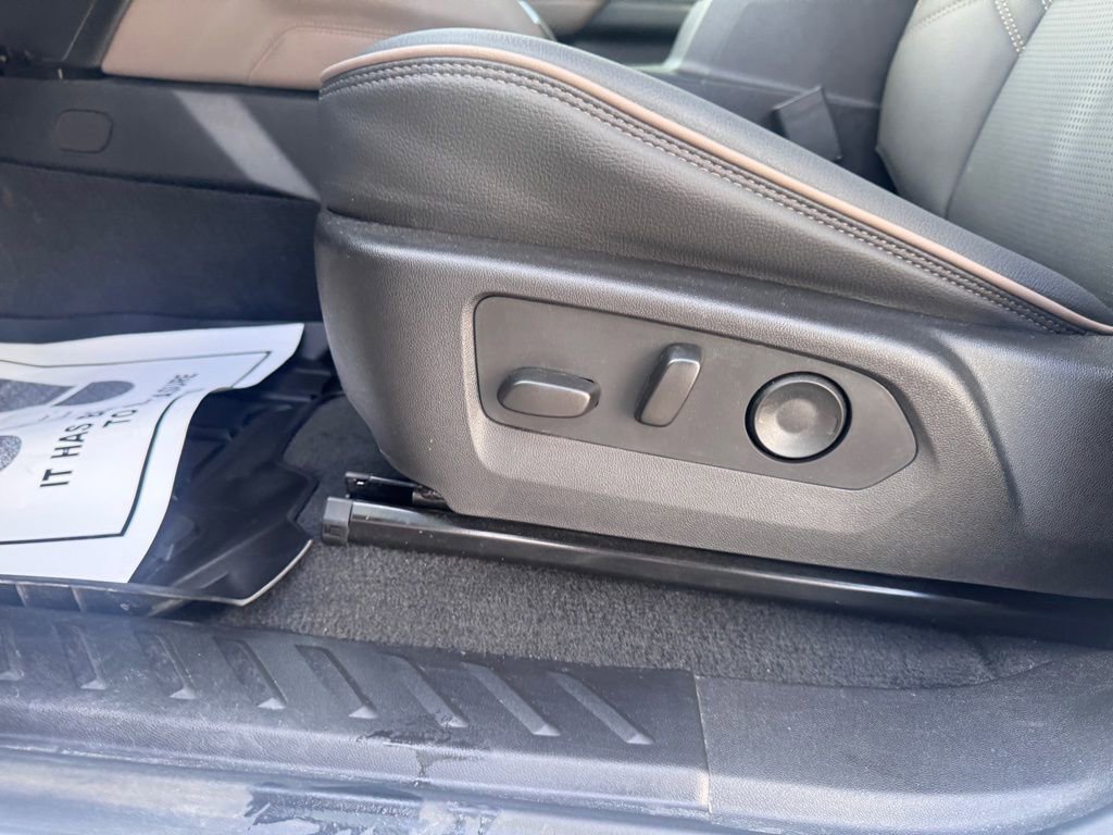 Used 2026 GMC Canyon Denali image 13