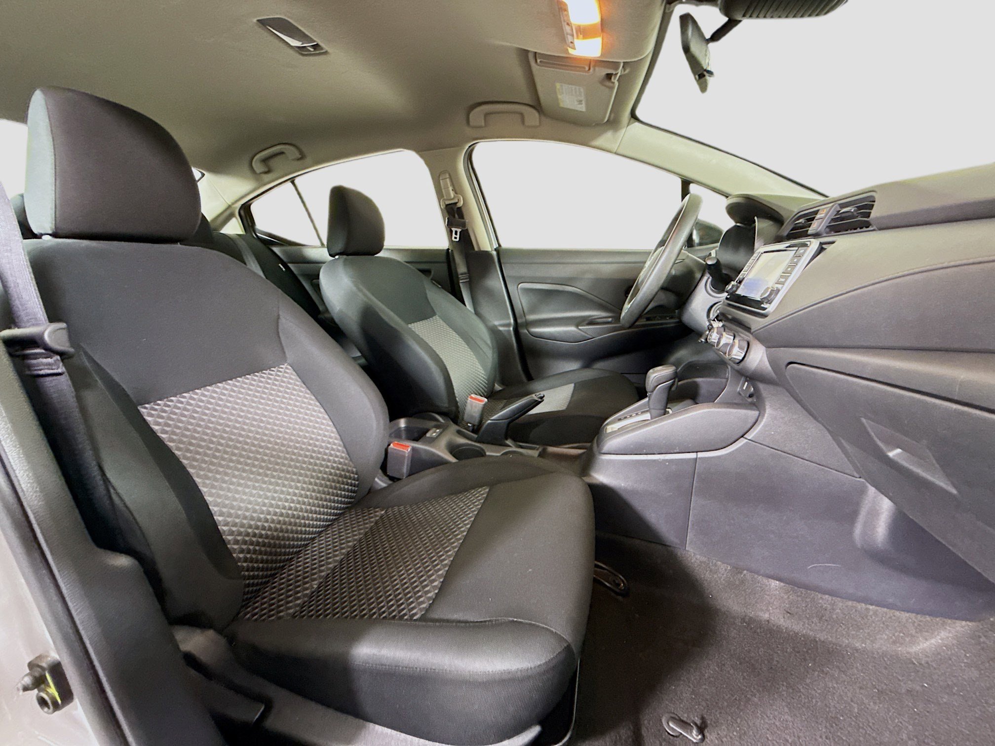 Used 2022 Nissan Versa S w/ Trunk Package image 28