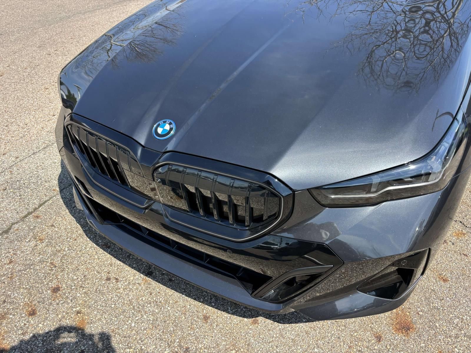 New 2026 BMW 550e xDrive image 14