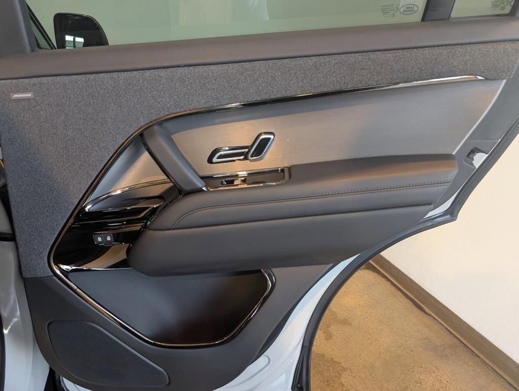 Used 2025 Land Rover Range Rover Sport Dynamic SE image 27