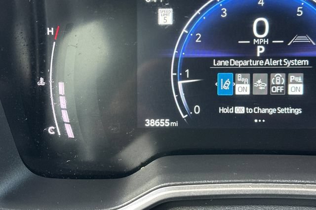 Certified 2025 Toyota Corolla Cross XLE FWD image 30