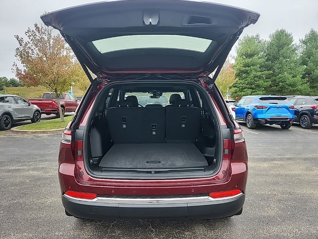 New 2025 Jeep Grand Cherokee Laredo w/ Luxury Tech Group I image 15
