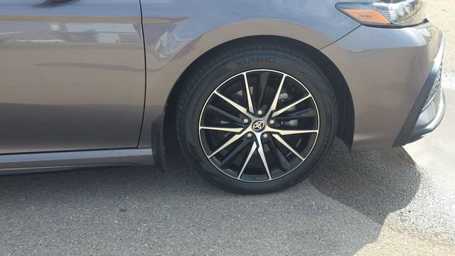Used 2024 Toyota Camry SE w/ Convenience Package FWD image 31